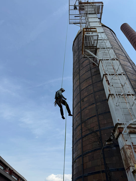 Structural Lead Climbing for Rescue